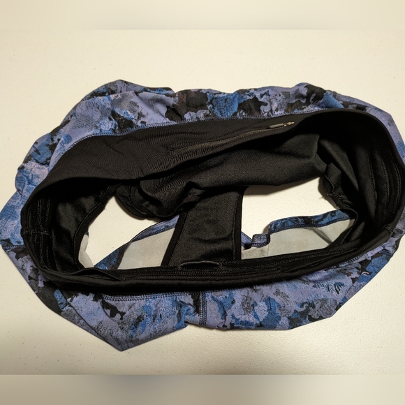 Lululemon Speed Up Shorts - Picture 4 of 8